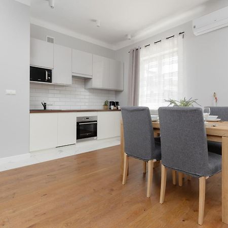 City Center Aparthotel Chmielna By Noclegi Renters Varšava Exteriér fotografie