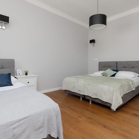 City Center Aparthotel Chmielna By Noclegi Renters Varšava Exteriér fotografie