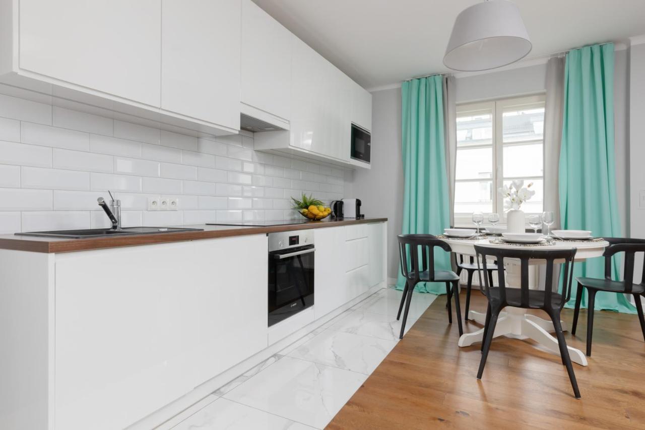 City Center Aparthotel Chmielna By Noclegi Renters Varšava Exteriér fotografie