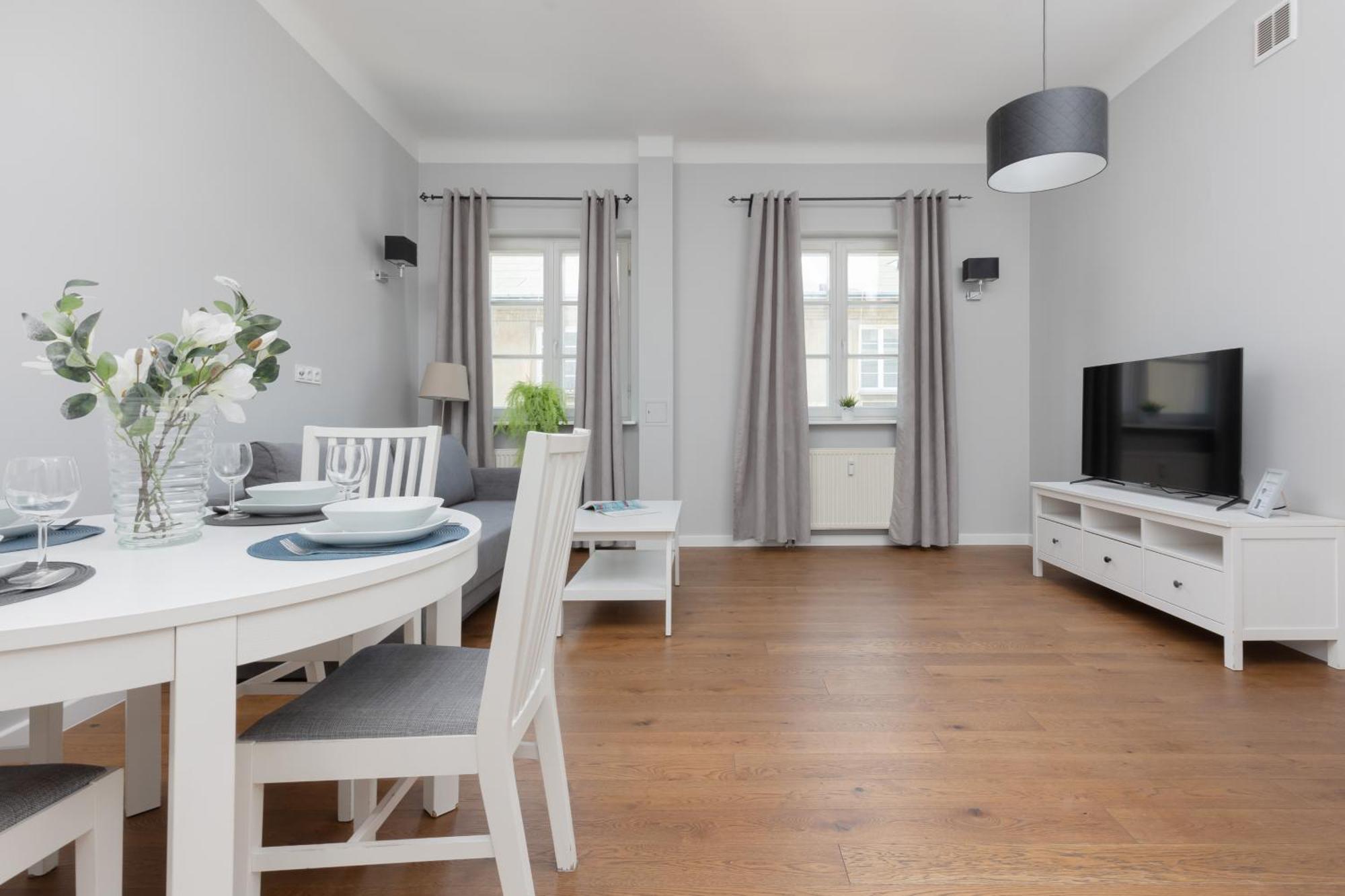 City Center Aparthotel Chmielna By Noclegi Renters Varšava Exteriér fotografie