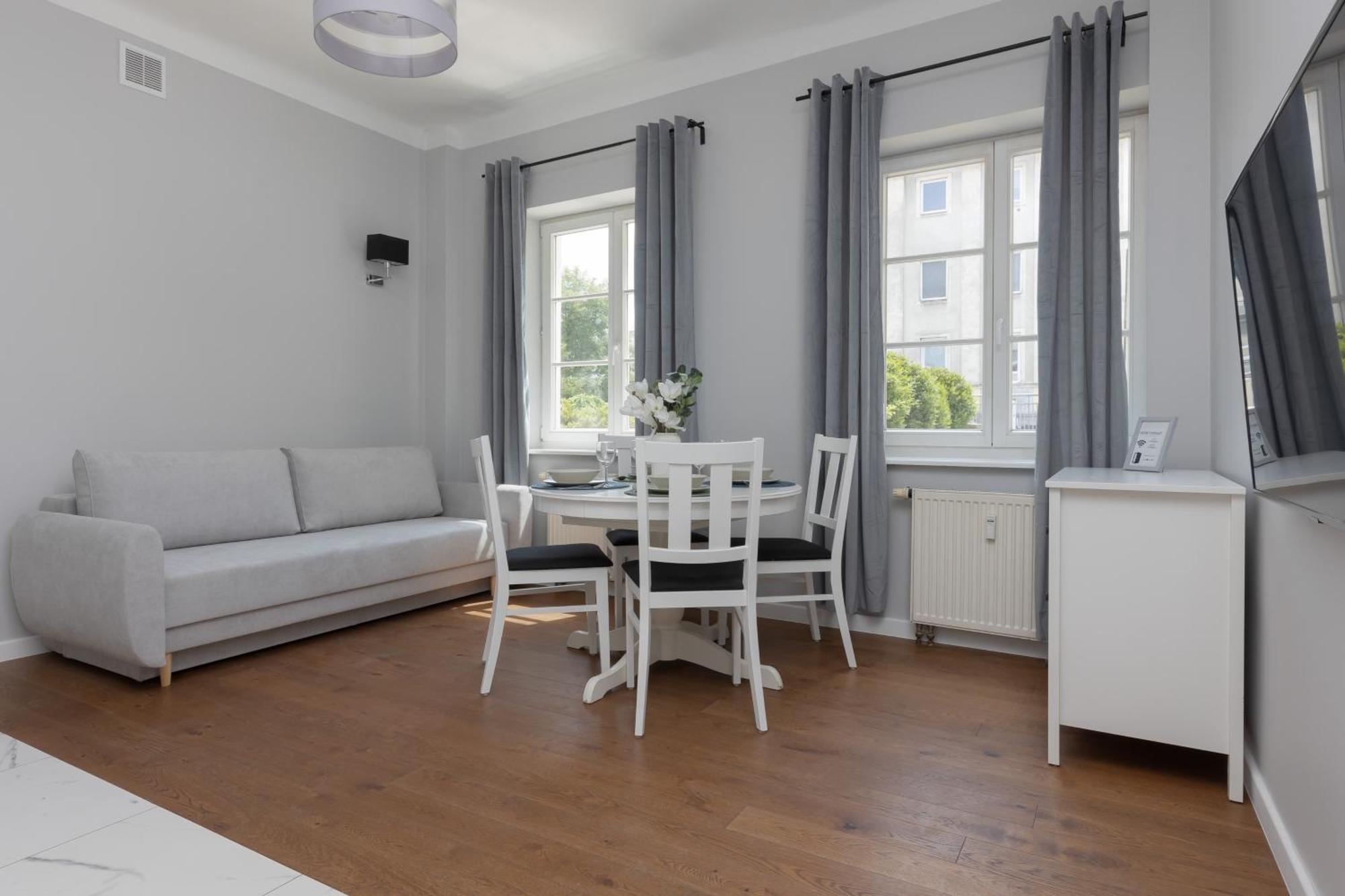 City Center Aparthotel Chmielna By Noclegi Renters Varšava Exteriér fotografie
