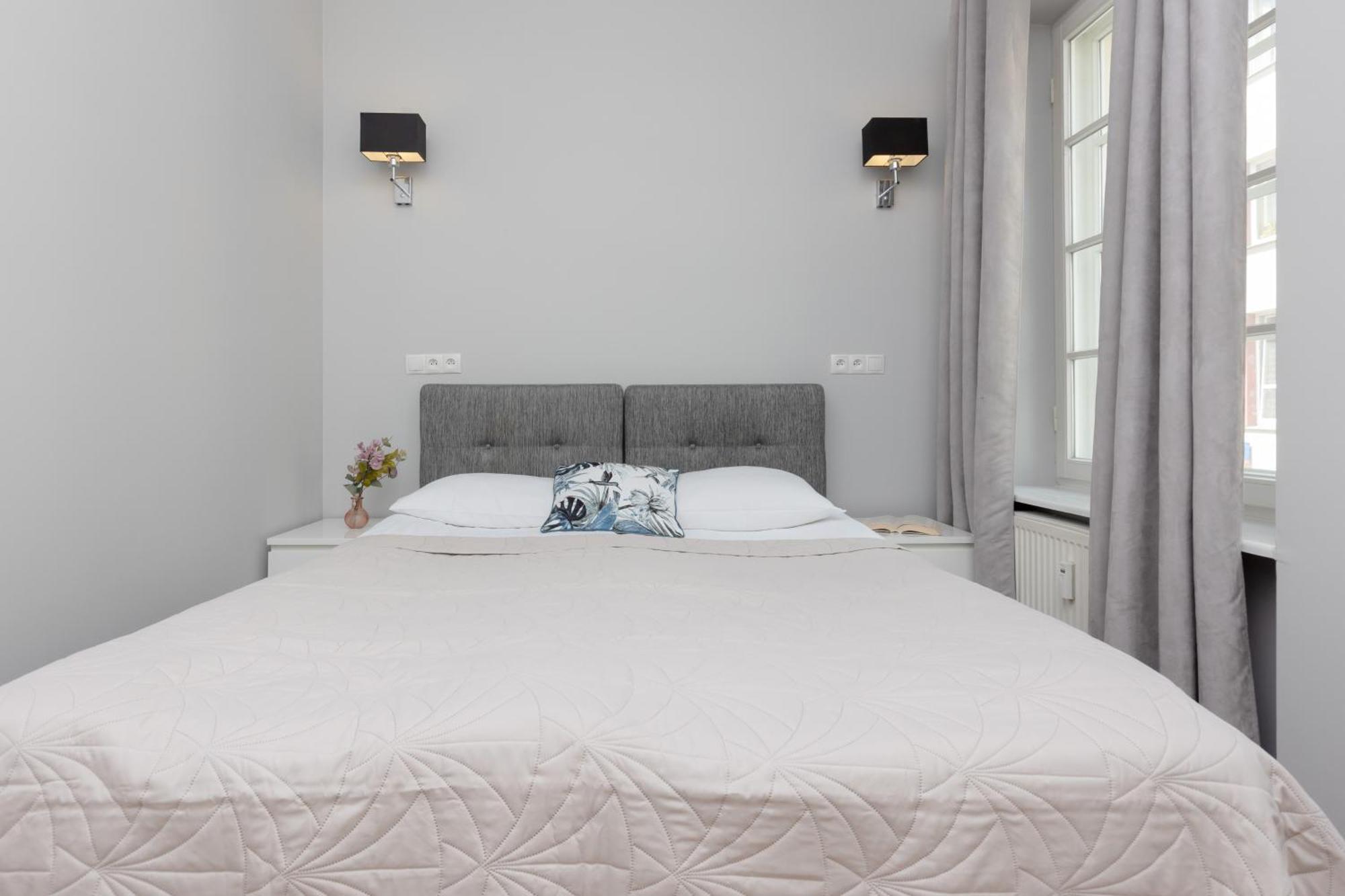 City Center Aparthotel Chmielna By Noclegi Renters Varšava Exteriér fotografie